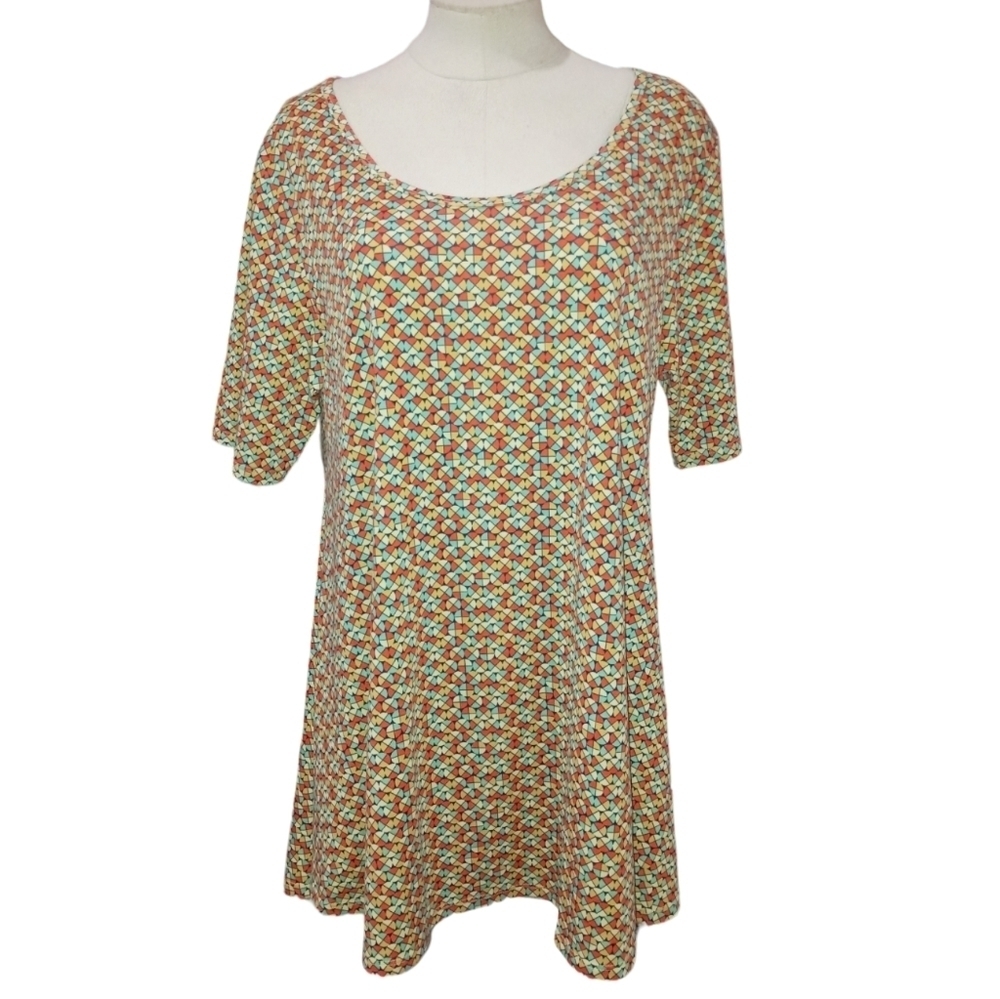 NWT LuLaRoe Short Sleeve The Perfect T Tunic Style Top Size L (Size 14-1…